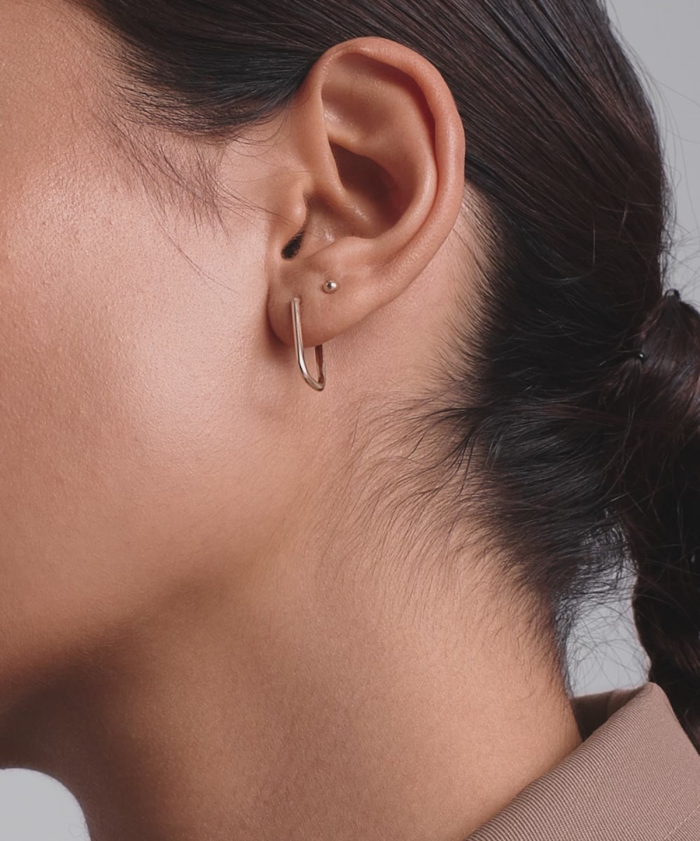 Mejuri Medium U Hoops - 14k Yellow Gold