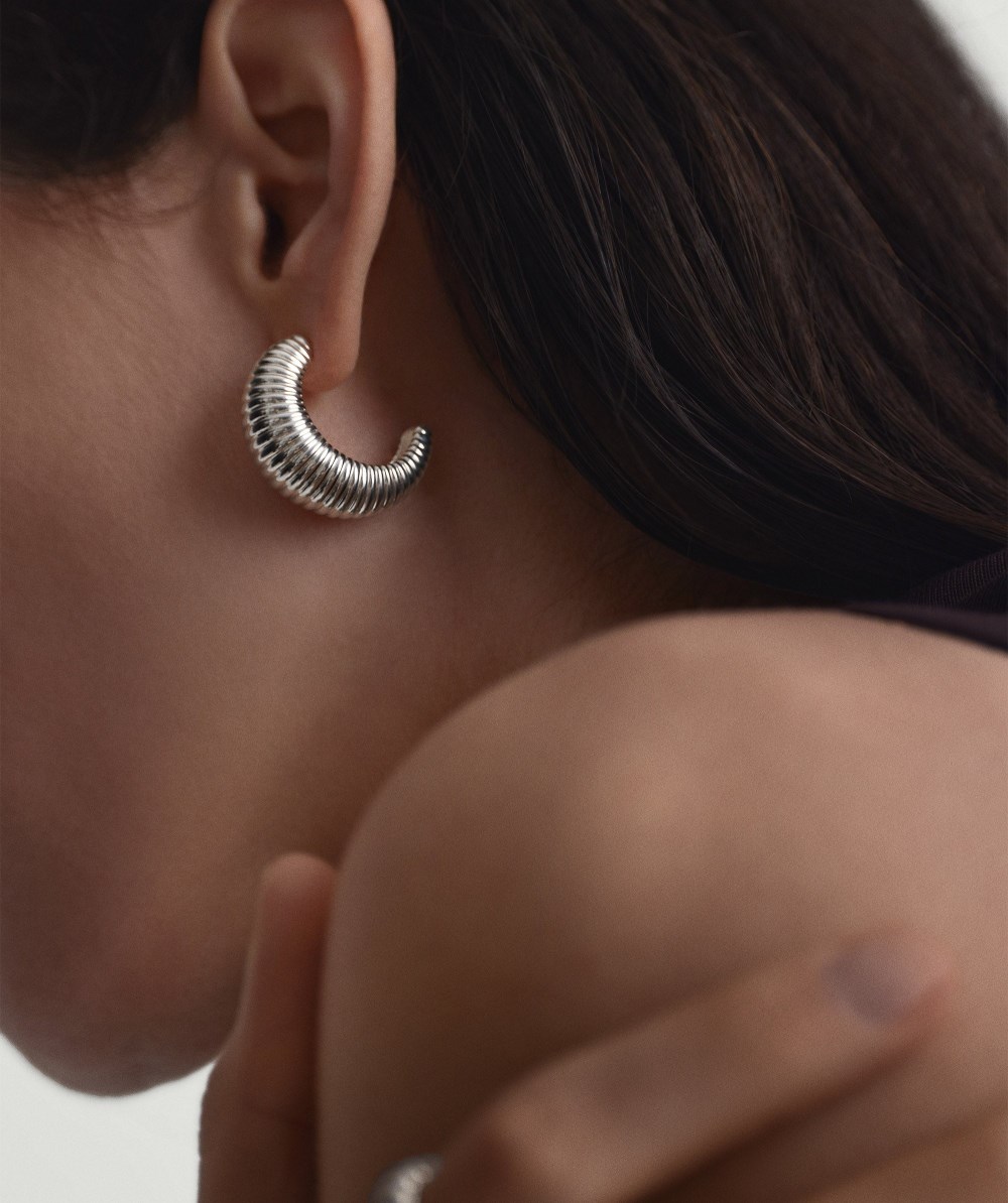 Mejuri Dôme Texture Large Hoops - Sterling Silver
