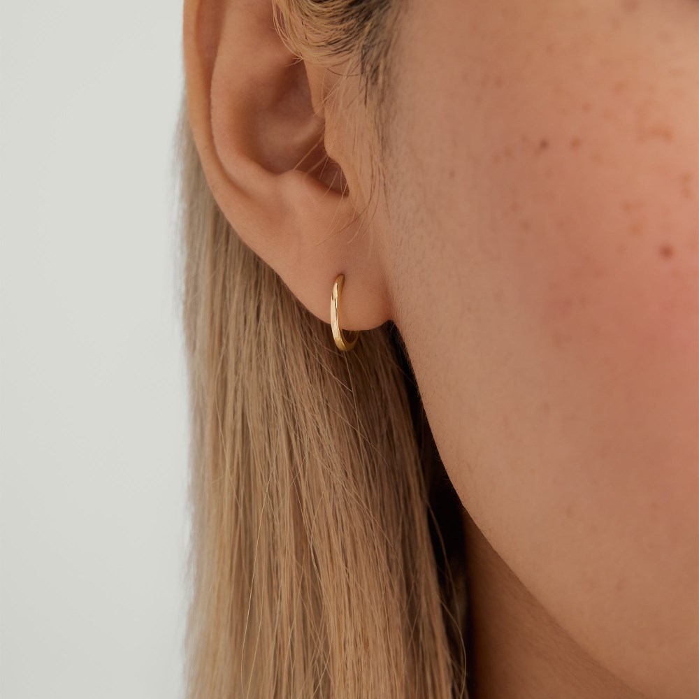 Mejuri Easy Huggie Hoops - 14k Yellow Gold