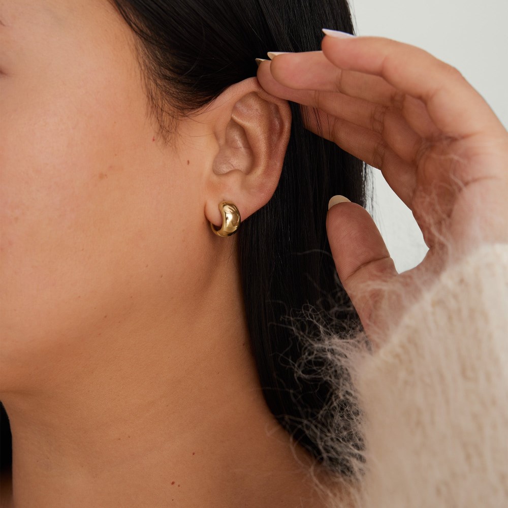 Mejuri Chunky Huggie Hoops - Gold Vermeil