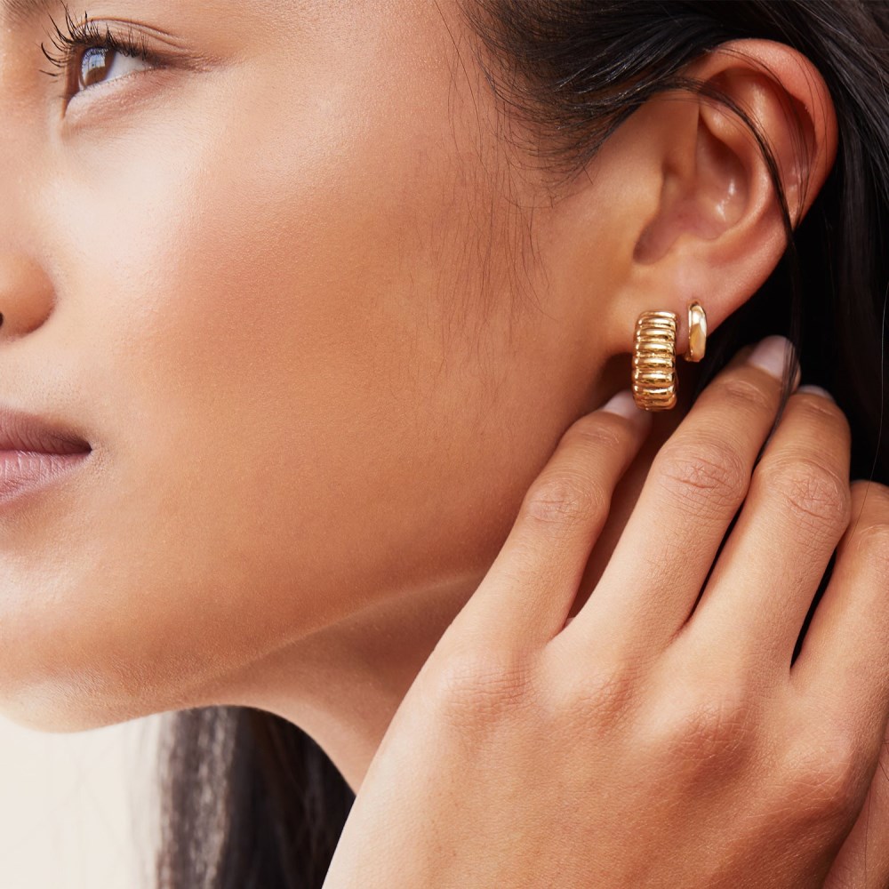 Mejuri Charlotte Bold Hoops - Gold Vermeil